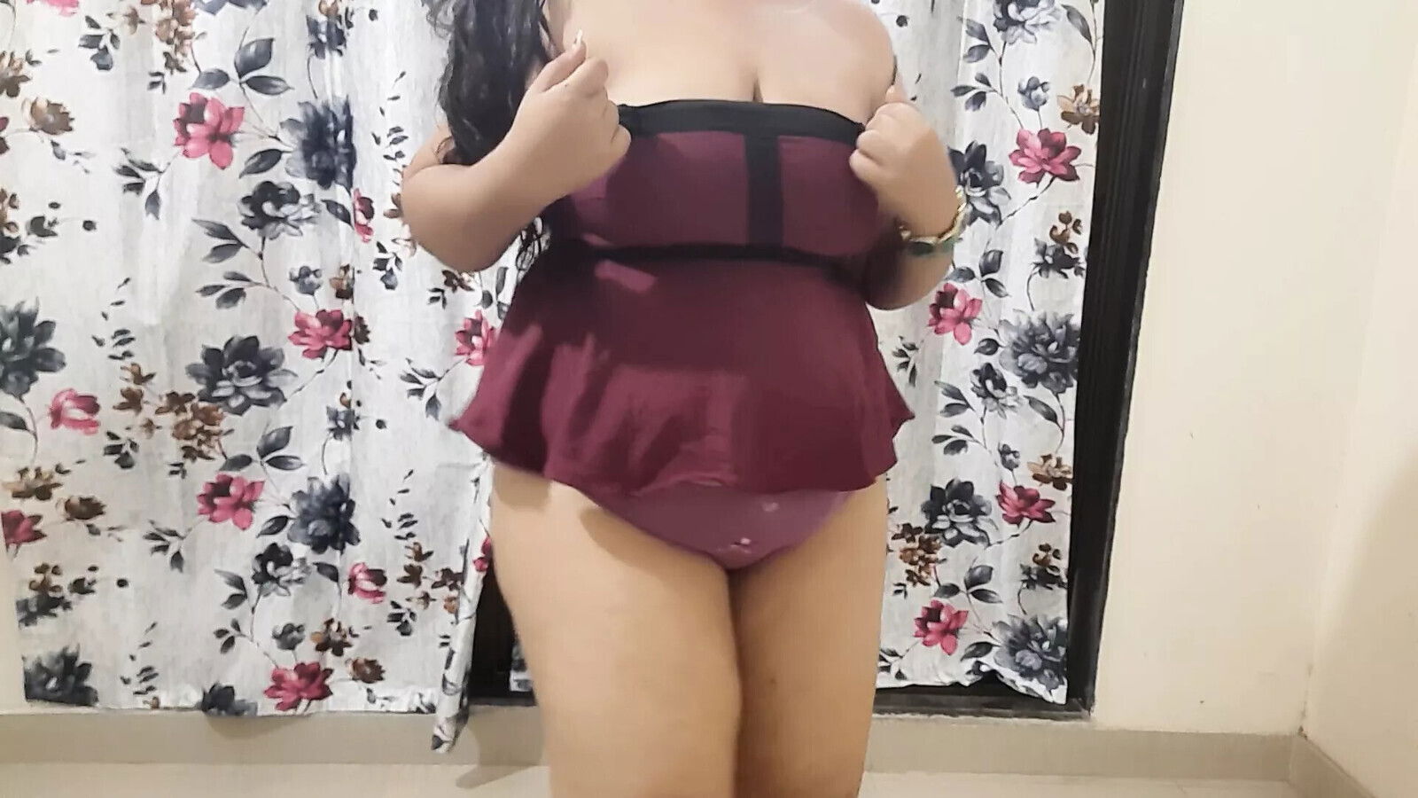 INDIAN SLUTTY, HORNY WIFE GETTING READY FUCK NIGHT WITH SECRET BOYFRIEND