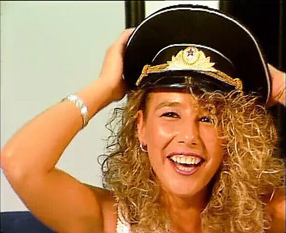 Blondes geiles deutsches Teen beim Porno Schnupper Casting