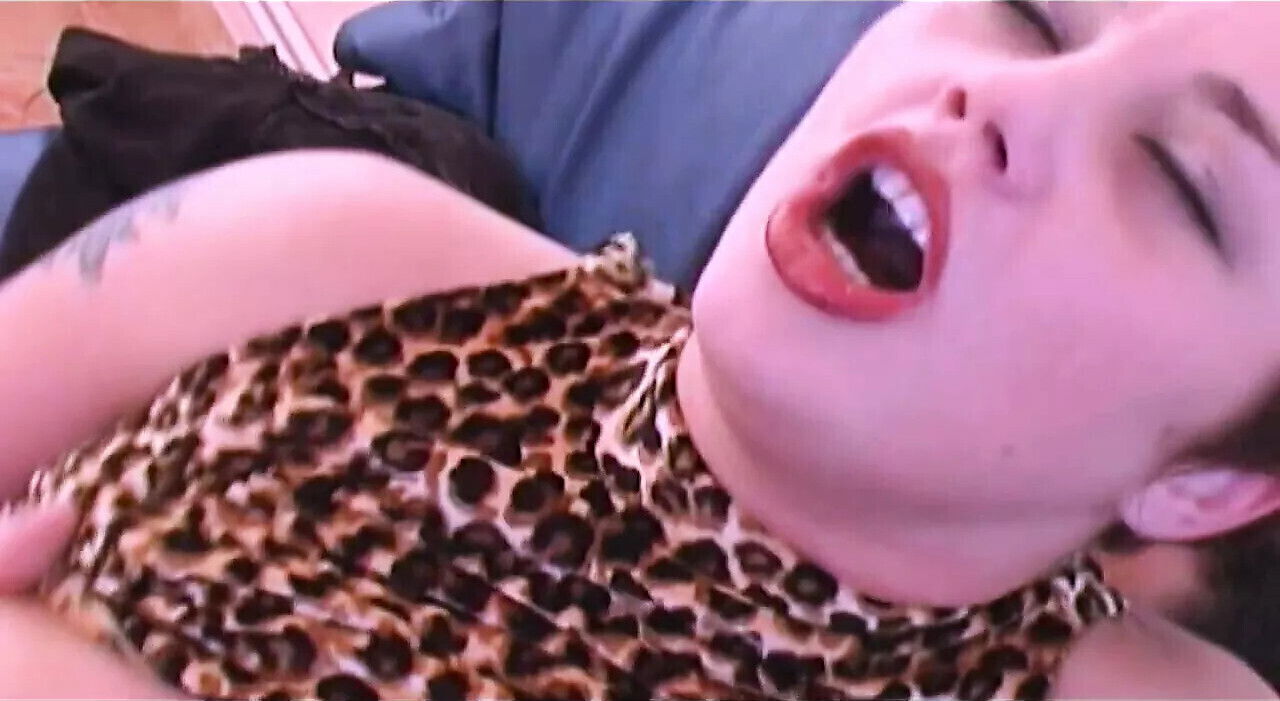 hard Silvia's pussy!