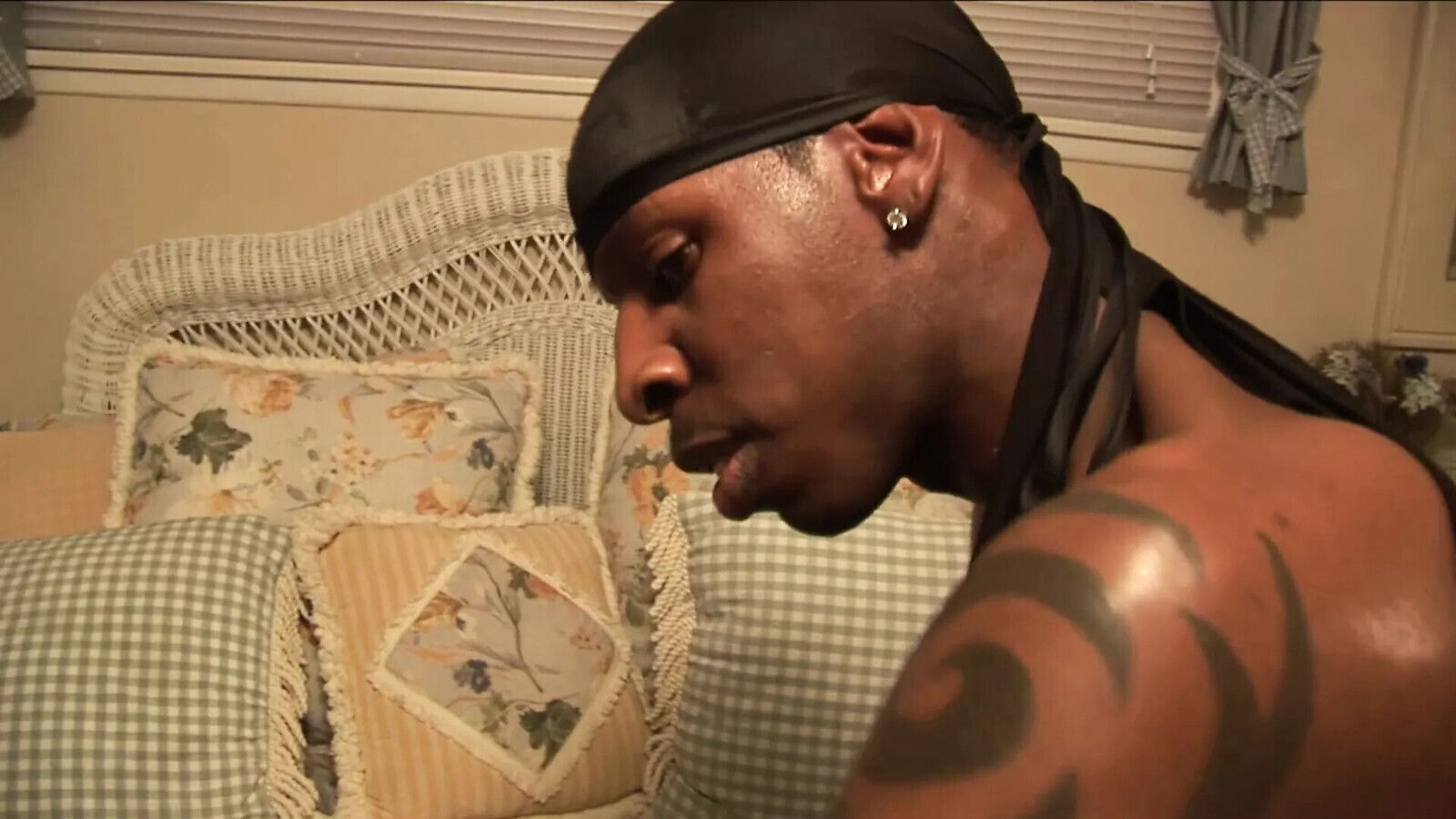 Ebony Sina's first time camera with Boyfriend