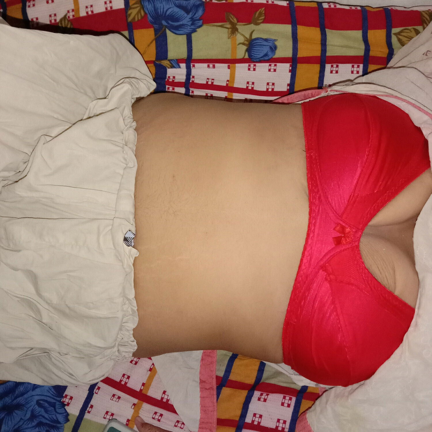 Full video with fingers crossed with model, boobs, natural beauty