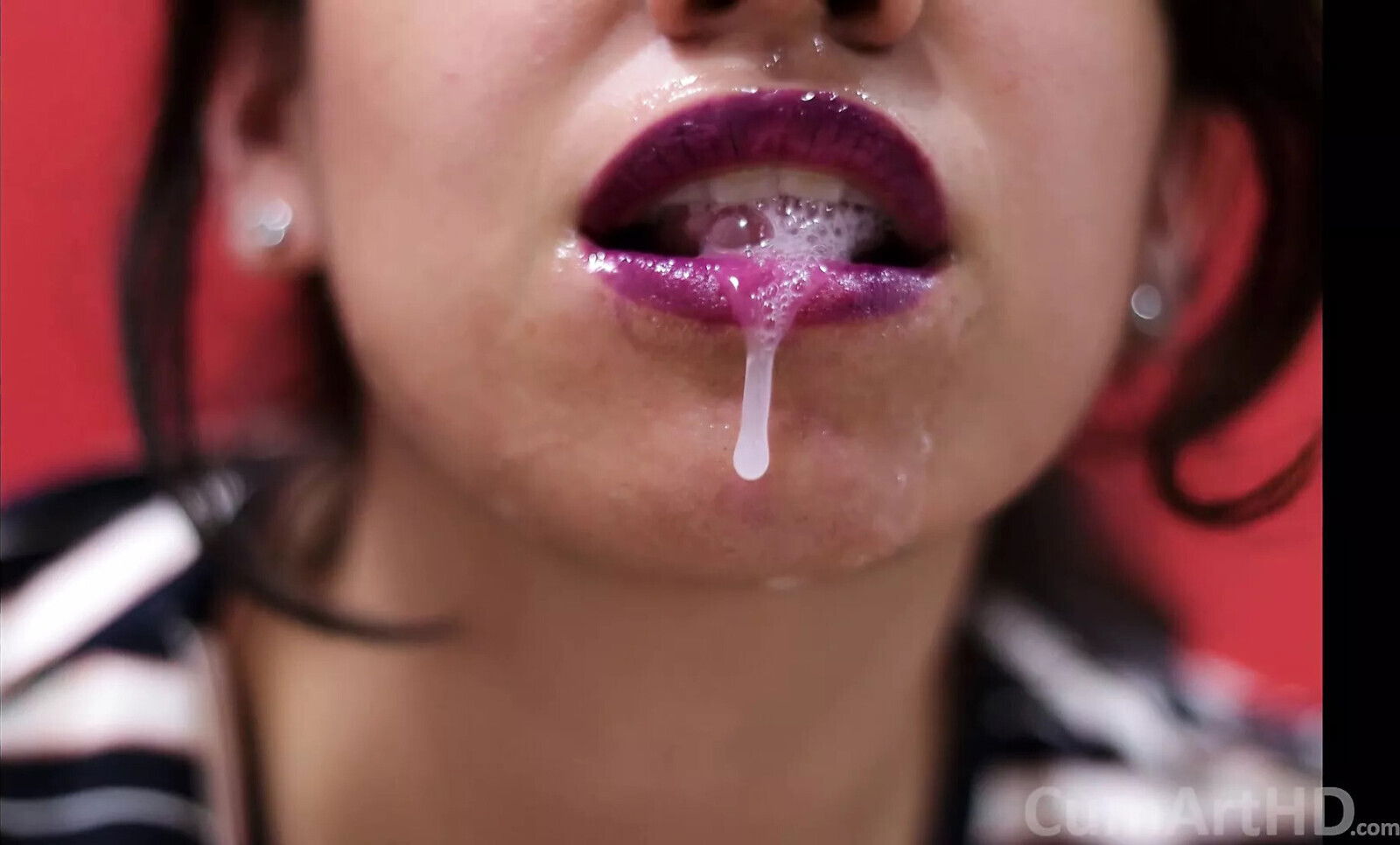 Photo slideshow Violet lips CFNM Dripping Clothes!