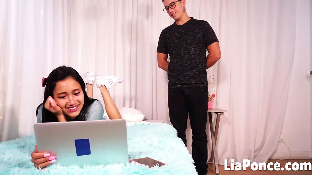 sucking Latina teen drenched