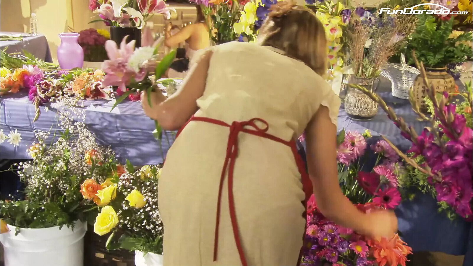 Notgeile Afrikanerin wird Billiardtisch gefickt