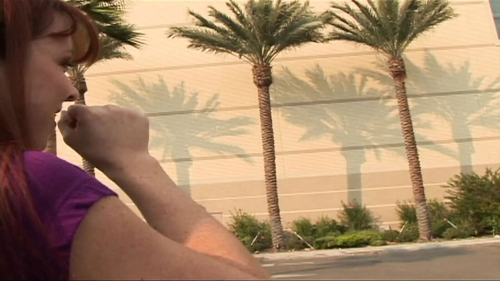 girls meet mall then home fuck lesbo session!