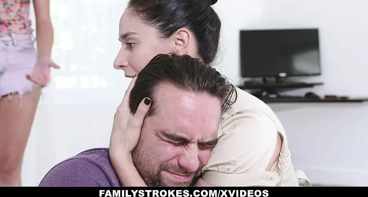 Family Strokes Blond Mounts Stepbrother’s Goes Orgasmic Dick Ride