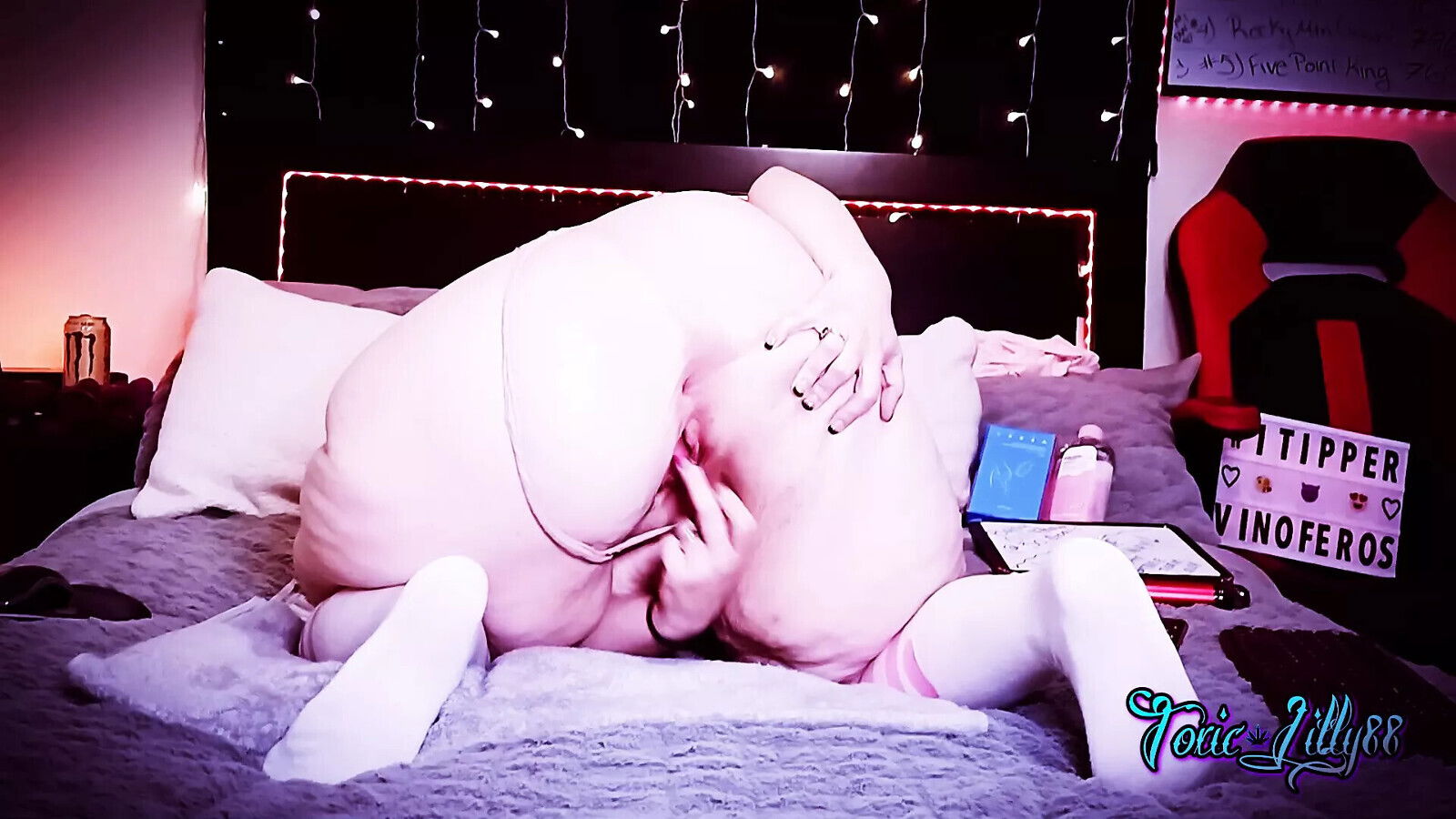 PAWG MILF Show Orgasm Compilation