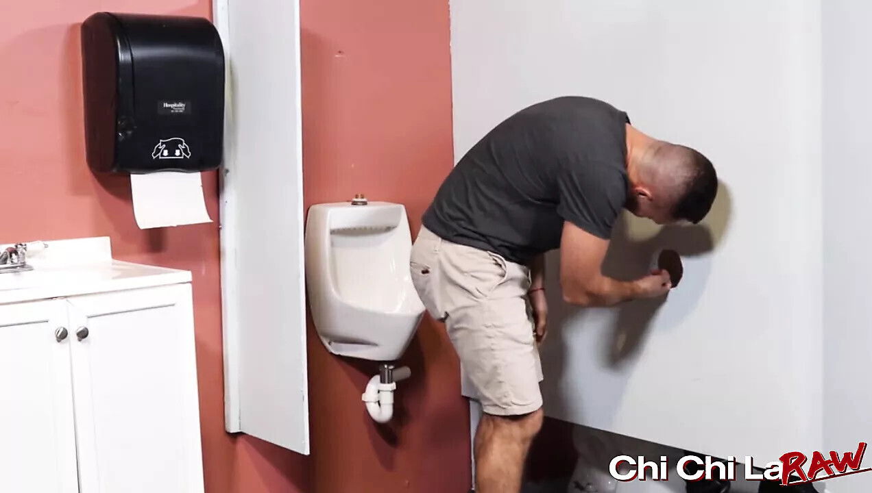 Bottom Valentin Petrov fucked inked Latin Helloo Jose