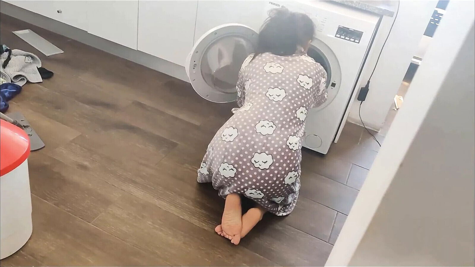 Fucking friend's mother inside washing machine doggystyle