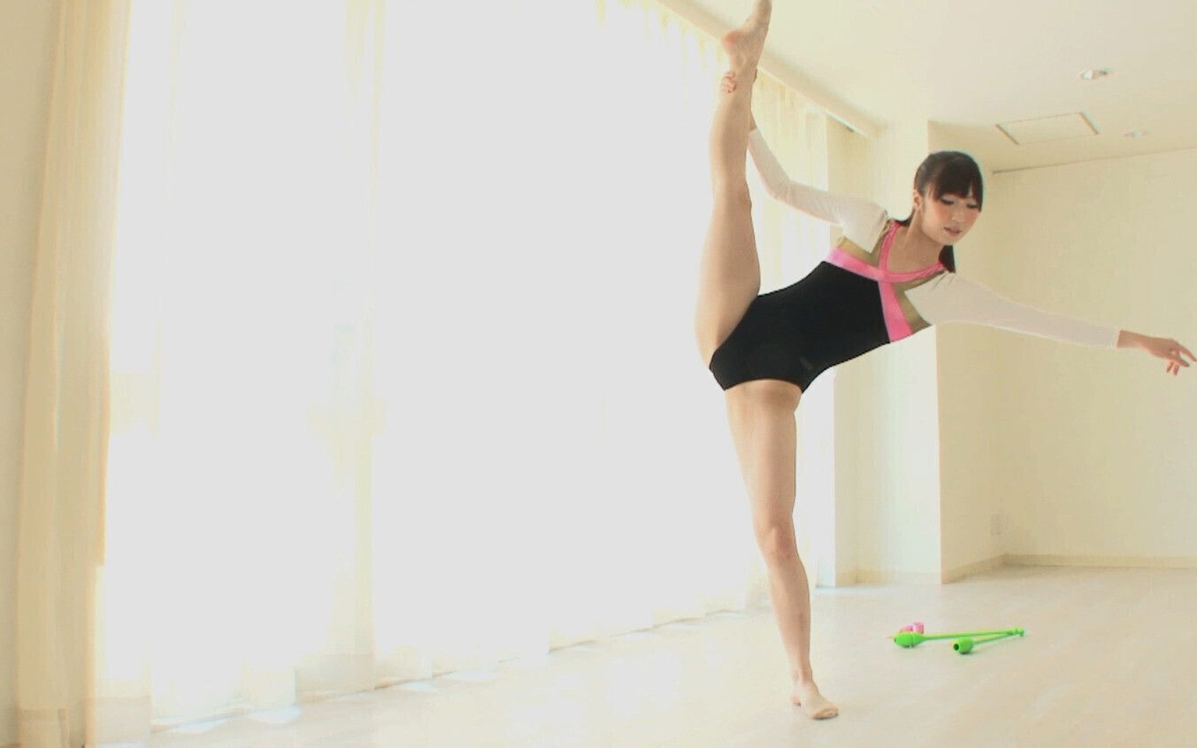 Japanese Teen ballerina gets fisted after workout