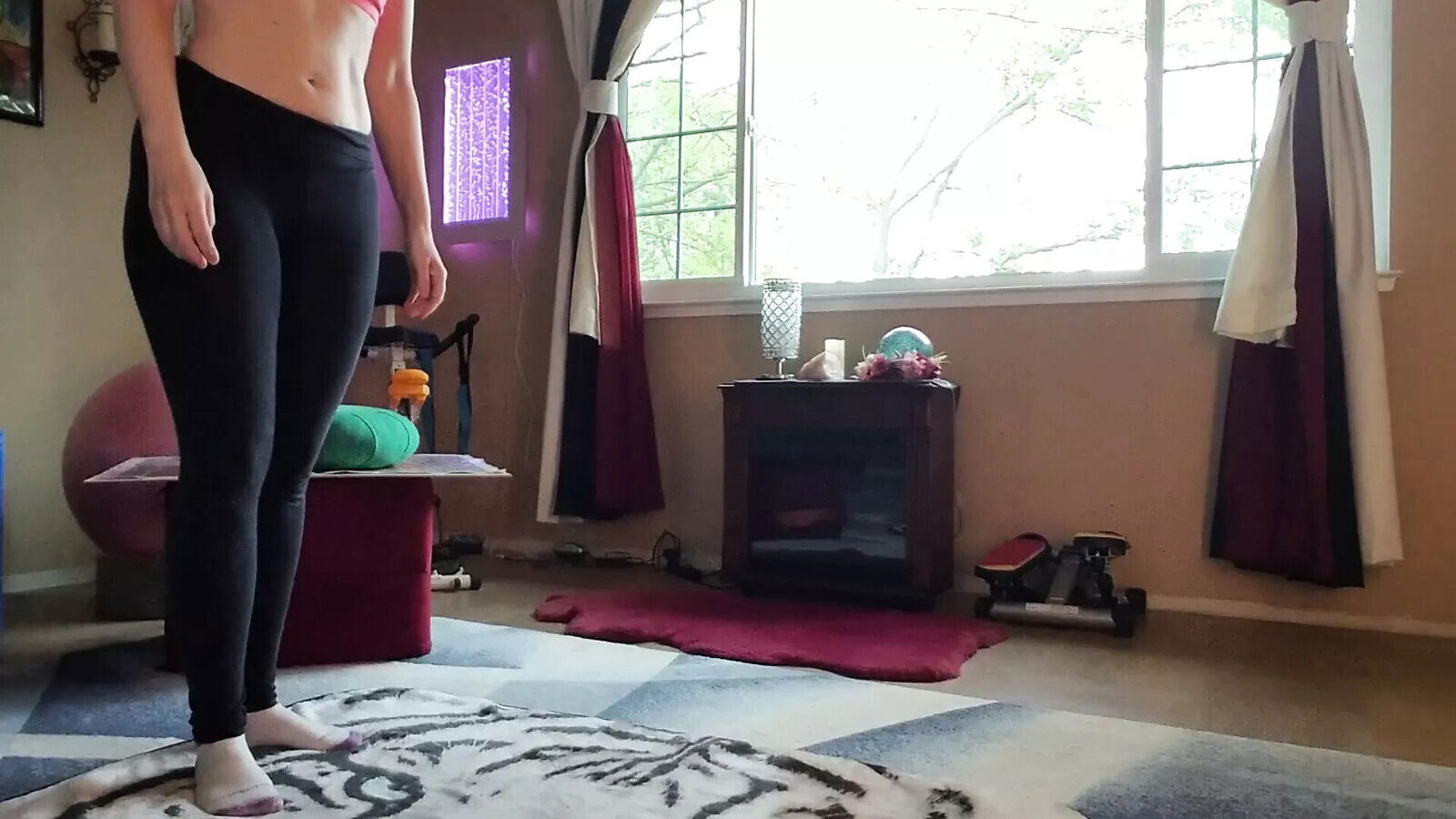 Aurora Willows shows work your chest