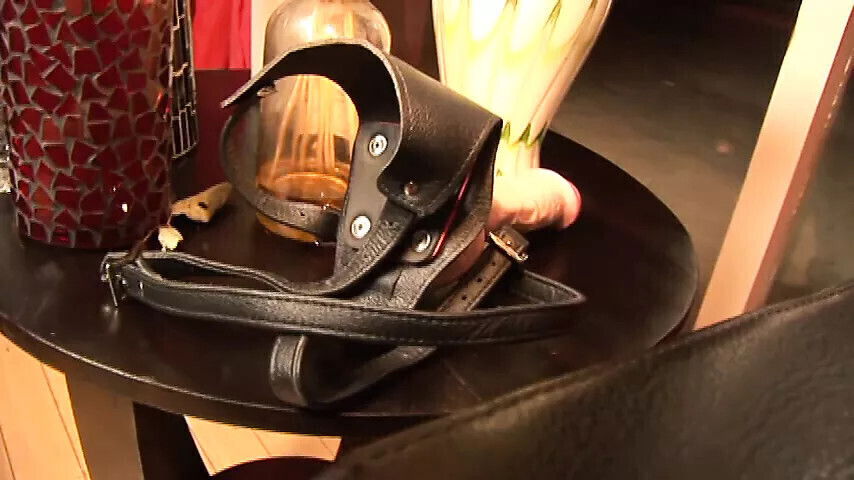 lesbian lass enjoys eating pussy girlfriend