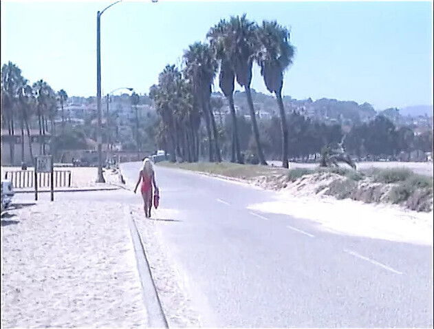 Bleached blonde gives amazing blowjob