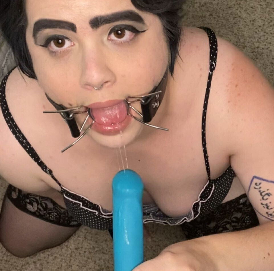Amateur Slut Drooling Spider