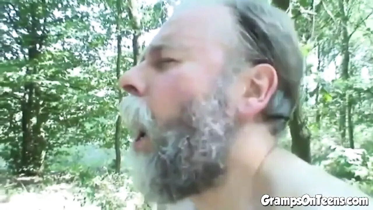 Teen hottie fucked grandpa