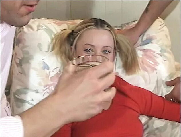 Randy teen enjoys taking getting double dipped takes cumshot after