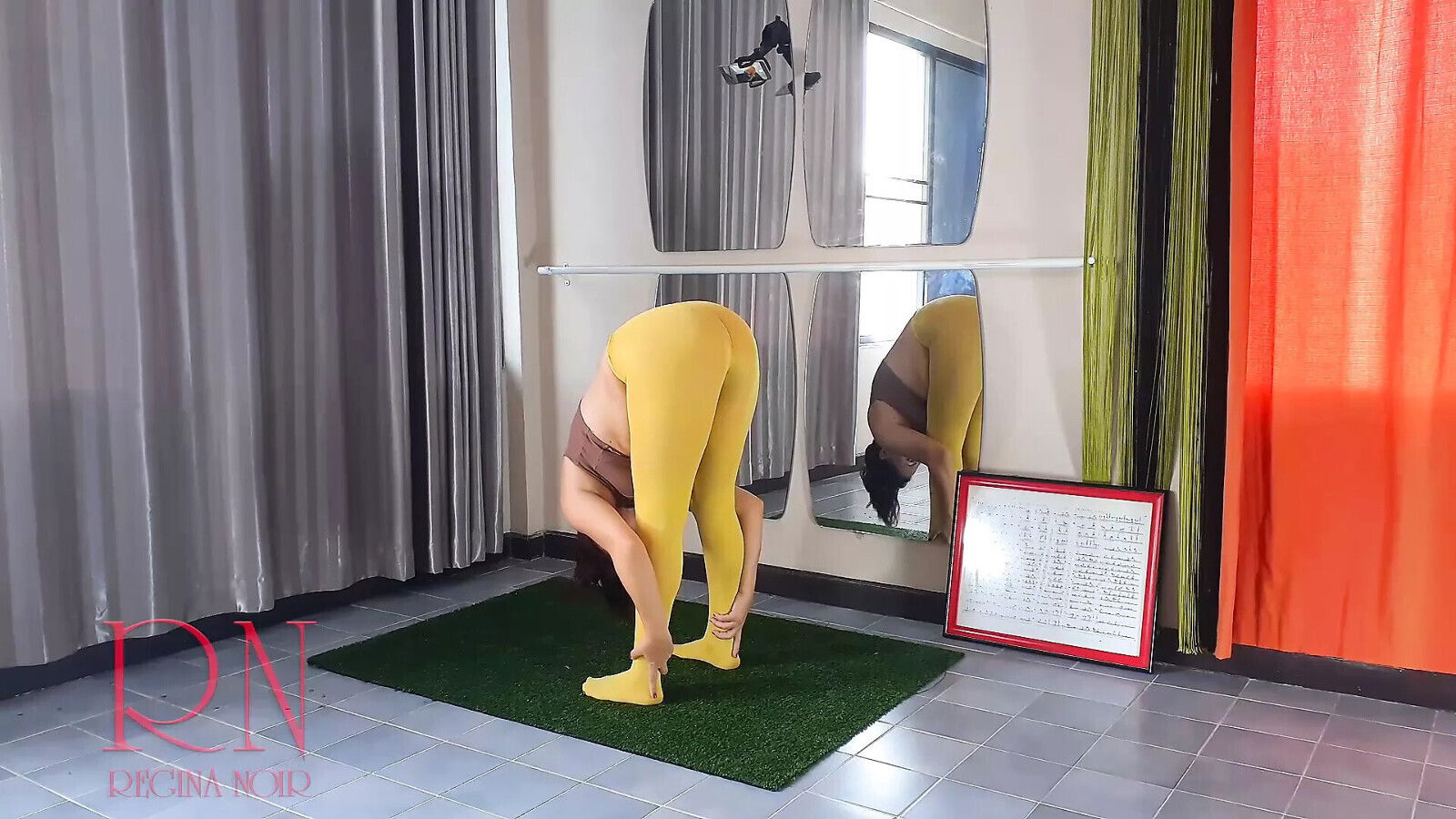 Regina Noir. Yoga yellow tights gym. girl without panties doing yoga.
