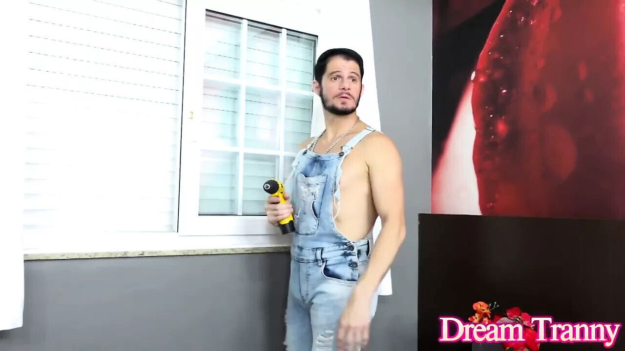 Tgirl Mariana Rios Makes Maintenance Fuck Asshole