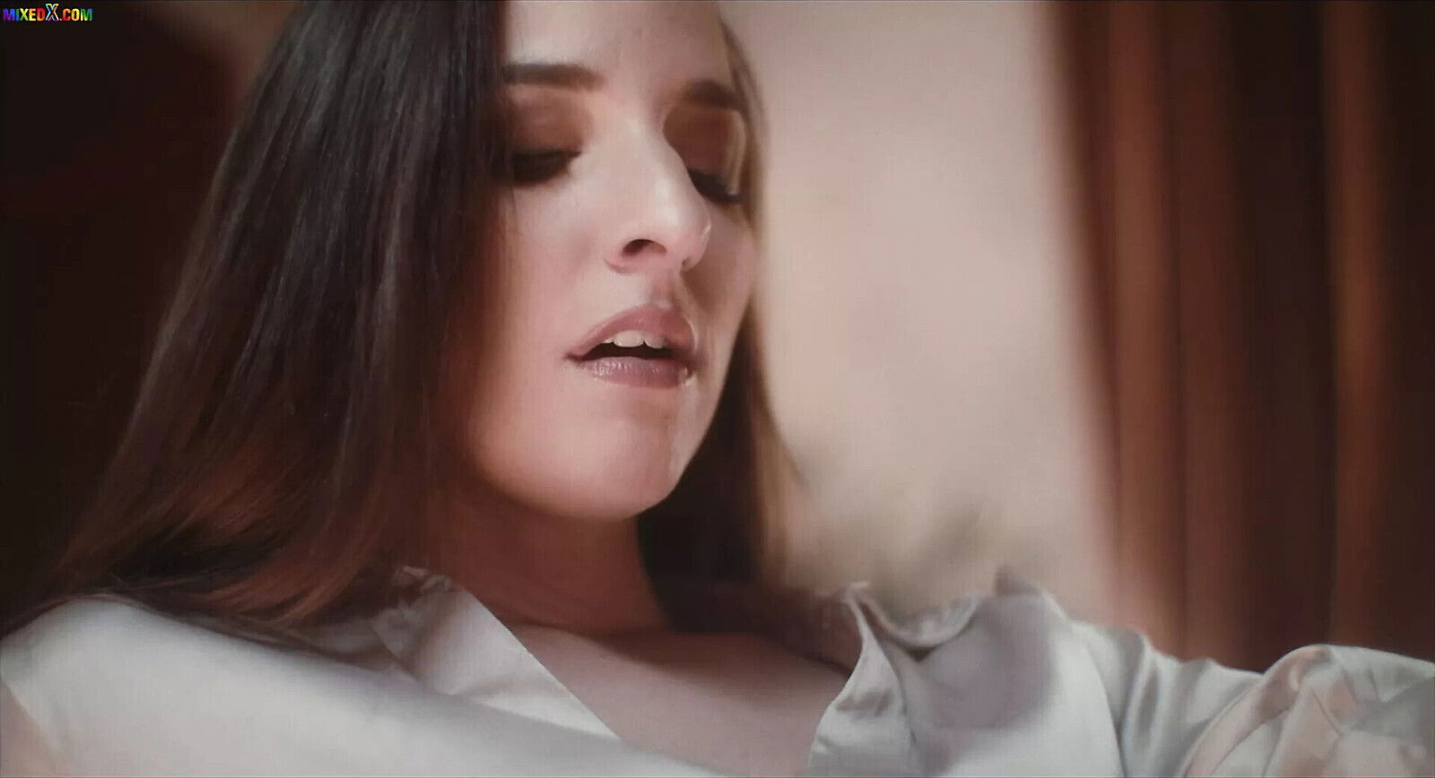 MIXEDX Pervert Stepmother Amirah Uses Tiny Zazie Skymm Sexual Needs