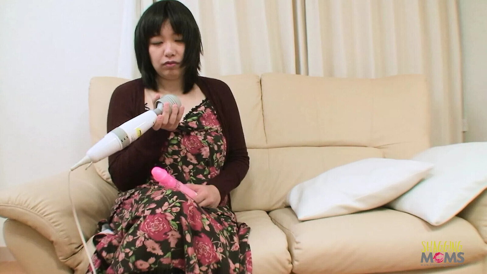 Asian brunette with hairy bush gets soaking pussy plowed Toshiko Siraki