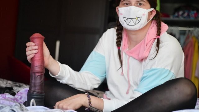 Kitty's: Fits.. Sits!! Assorted Dildo Review Part (Bad Dragon)