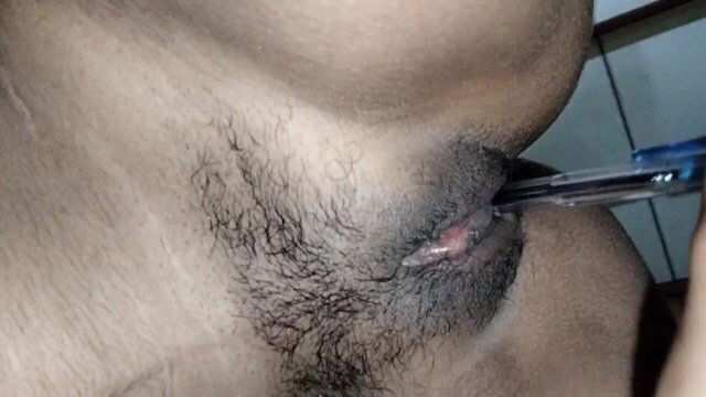 පෑන් ආතල්(masterbating using 🖊️🖋️)