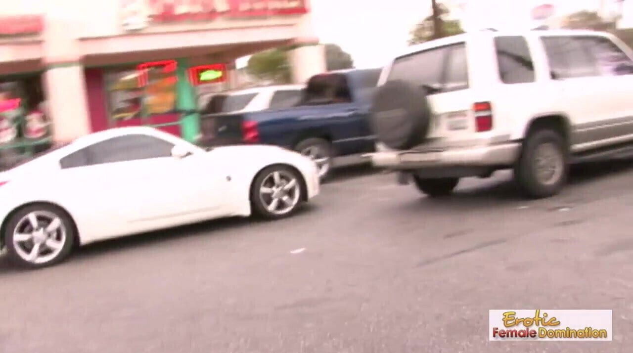 Horny MILF wears underwear when she's hunt