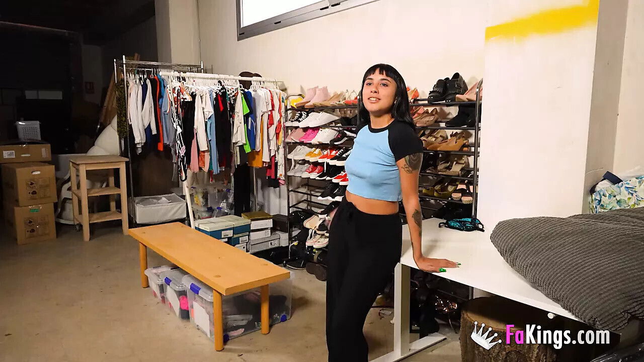 Clothes saleswoman seduces employee after day's work