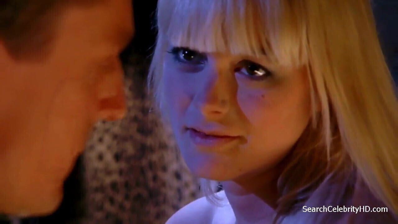 Bojana Novakovic nude Satisfaction S01E08 (2007)