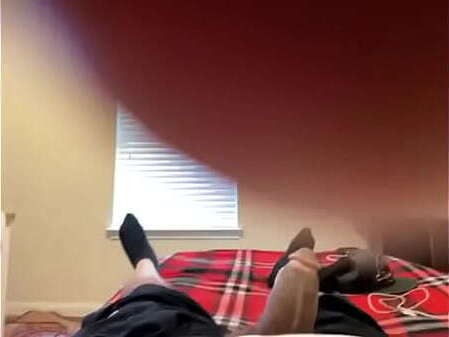 Elpatronbigdaddy stroking dick