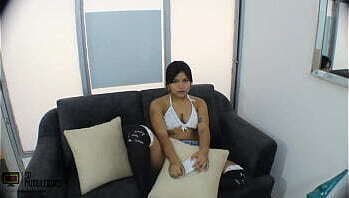 Chantajeo a mi hermanastra para follar su rico co&ntilde_o