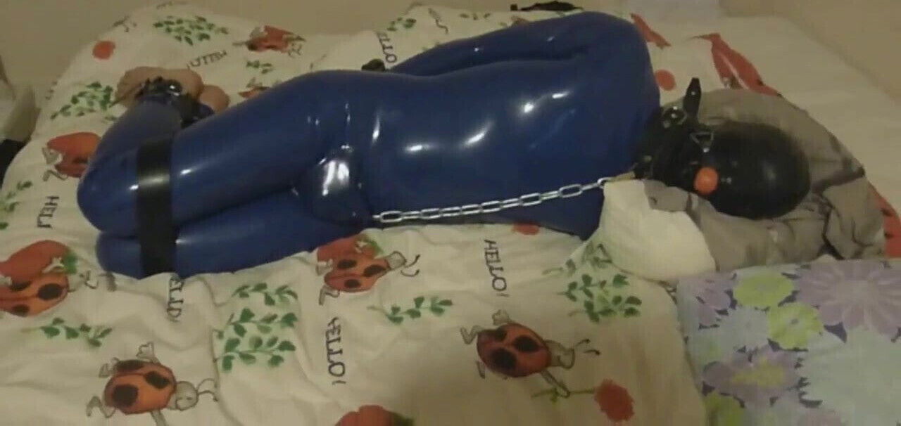 Session (part Latex Bondage Breathplay