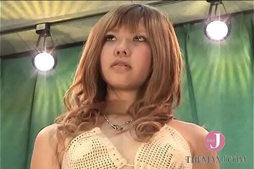 箱入り娘 衣服の着替えローアングル・真下映像盗撮