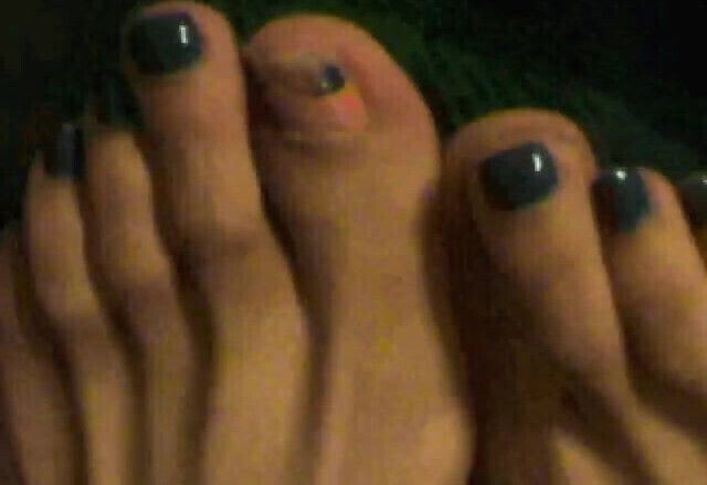 Pinky G crushes big black balls