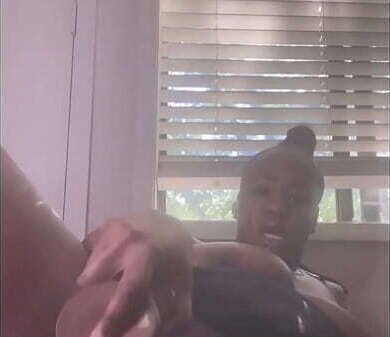 HARLEYHARPER SQUIRTS EVERYWHERE