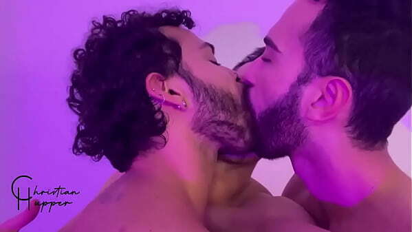 Casal amigos meus fazendo trisal gostoso comigo.