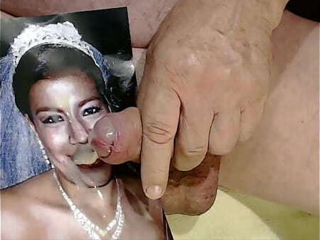 der geilen Braut Edna ins Gesicht gespritzt