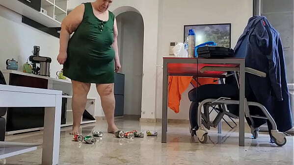 Coolmarina. Crush fetish latas aplastamiento pies