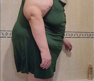 Coolmarina. Meada follada dildo