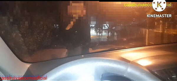 Traindo corninho enquanto filmava batia punheta dentro carro.&Eacute_ isso serve marido corno.Completo XvideosRed.