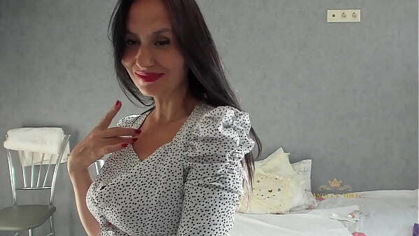 Sneaky MILF lures young lovers with legs Angela-MILF