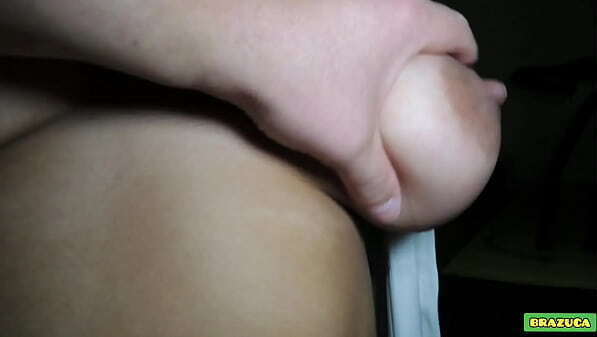 Colegial ninfeta peituda tinha fetiche d&aacute_ buceta professor