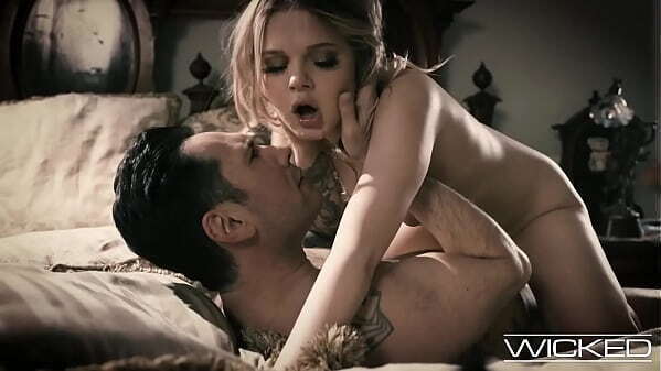 Wicked Giggly Cute Blonde Gets Southern Comfort Dick Lovelock