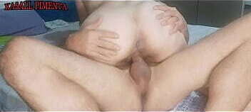 Aproveito cunhado quando pego masturbando, minha irm&atilde_ trabalho, como mesma cama dela corna