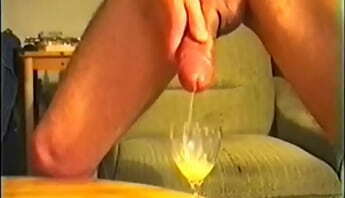 29 Cumshots und das Weinglas ist voll