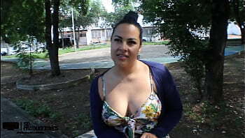 le contrato una ni&ntilde_era a mi hijastra