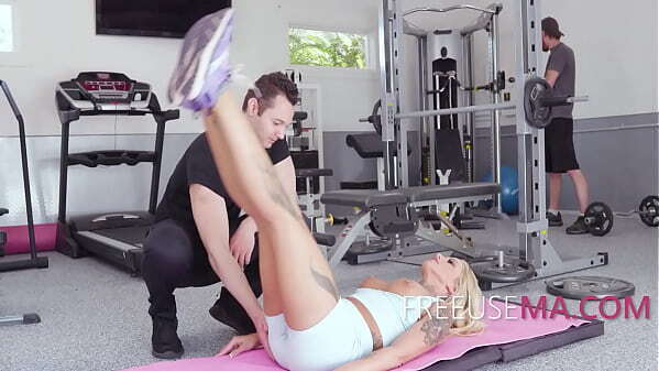Dumbbell Rows While Getting Boned (Freeuse) Stephanie Love