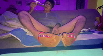 July Sandalfetish con sandalias rositas