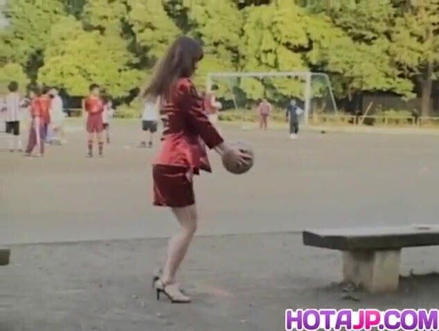 Mirai Hirooka sucks boner in nature