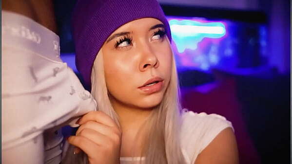 Chubby blonde teases teases boyfriend'_s gives footjob